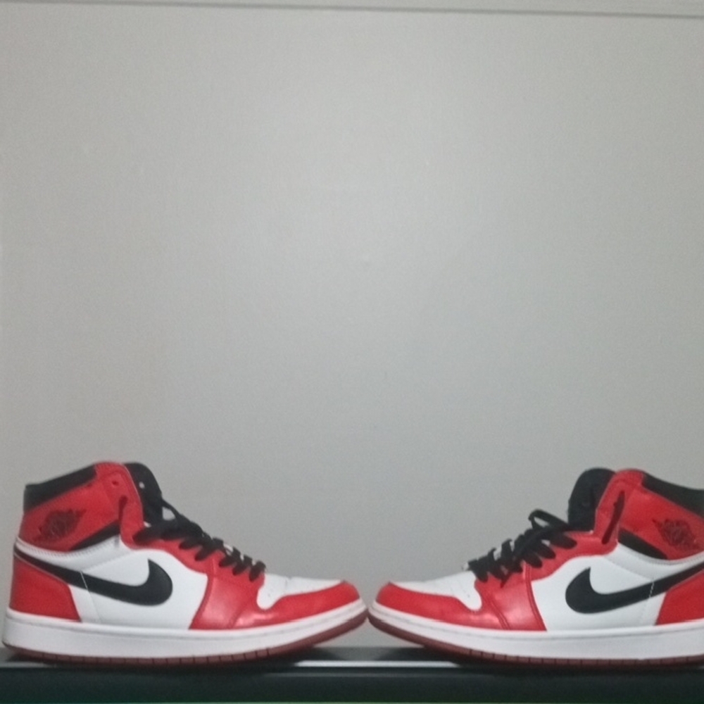 Jordan1  Athletic Shoes - Red, White, and Black